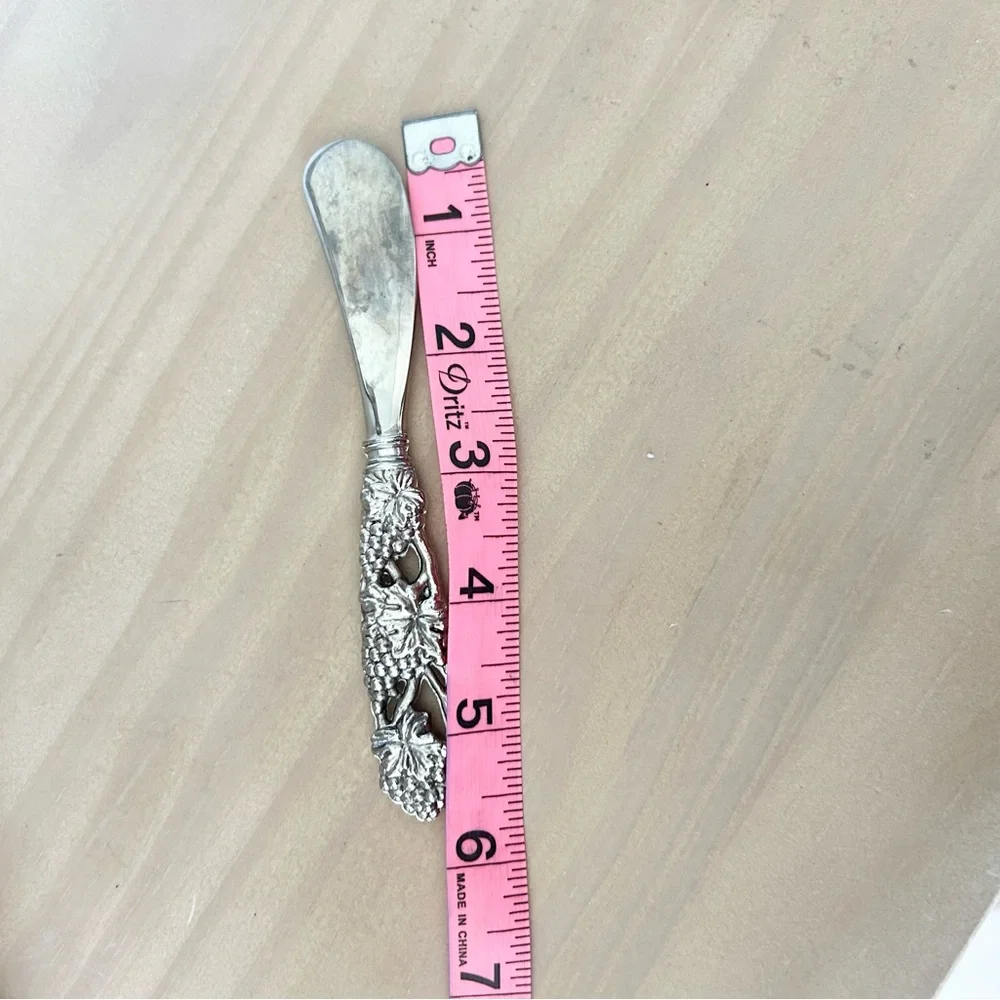 Vintage Ornate Godinger Silver Grapevine Paddle Butter Spreader